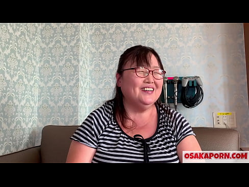 ❤️ Fet japansk mamma visar sina enorma bröst och njuter av en sexleksak. En 51-årig asiatisk mamma berättar om sin sexuella erfarenhet. Yukiko 1 OSAKAPORN fet milf ❤ Sexvideo at us