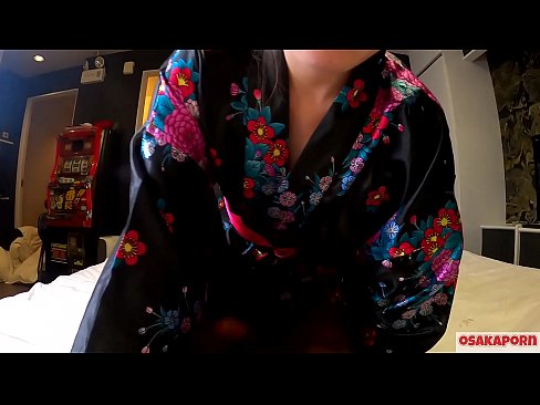 ❤️ Ung cosplay tjej älskar sex till orgasm med en spruta i en hästskötare och en avsugning. Asiatisk tjej med hårig fitta och vackra bröst i traditionell japansk dräkt i amatörvideo som visar onani med knullleksaker. Sakura 3 OSAKAPORN. ❤ Sexvideo at us