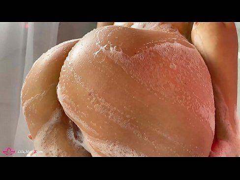 ❤️ Brunette onanerar fittan med vibrator till intensiv orgasm i duschen ❤ Sexvideo at us