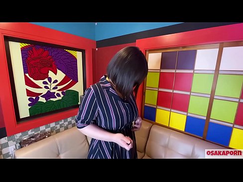 ❤️ Japansk sötnos med stora bröst onanerar med sexleksaker och får orgasm. Hon berättar i en intervju om sin knullupplevelse. Enorma bröst och hårig fitta som stönar högt. Osakaporn ❤ Sexvideo at us