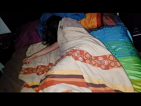 ❤️ Styvbarn som skäller ut sin unga styvmor medan hon sover. ❤ Sexvideo at us